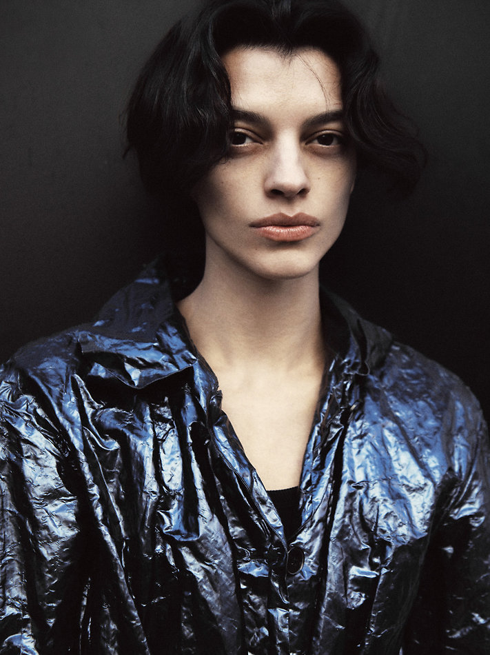Bianca Redmerski - fashion model portfolio photo 6