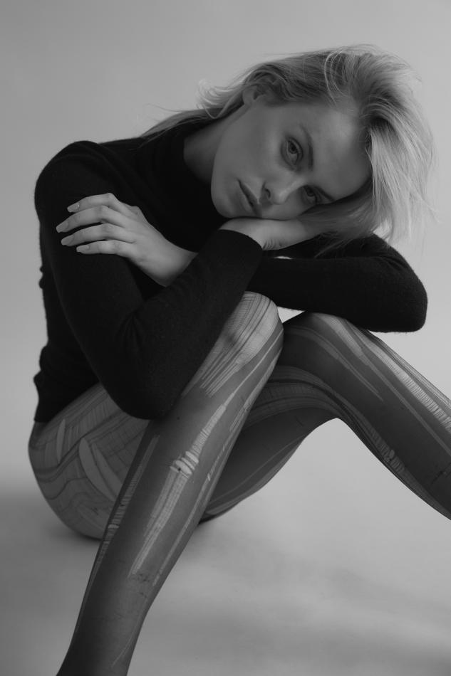 Chiara Hovland - fashion model portfolio photo 7