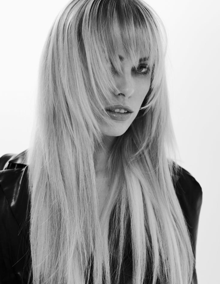 Chiara Hovland - fashion model portfolio photo 22