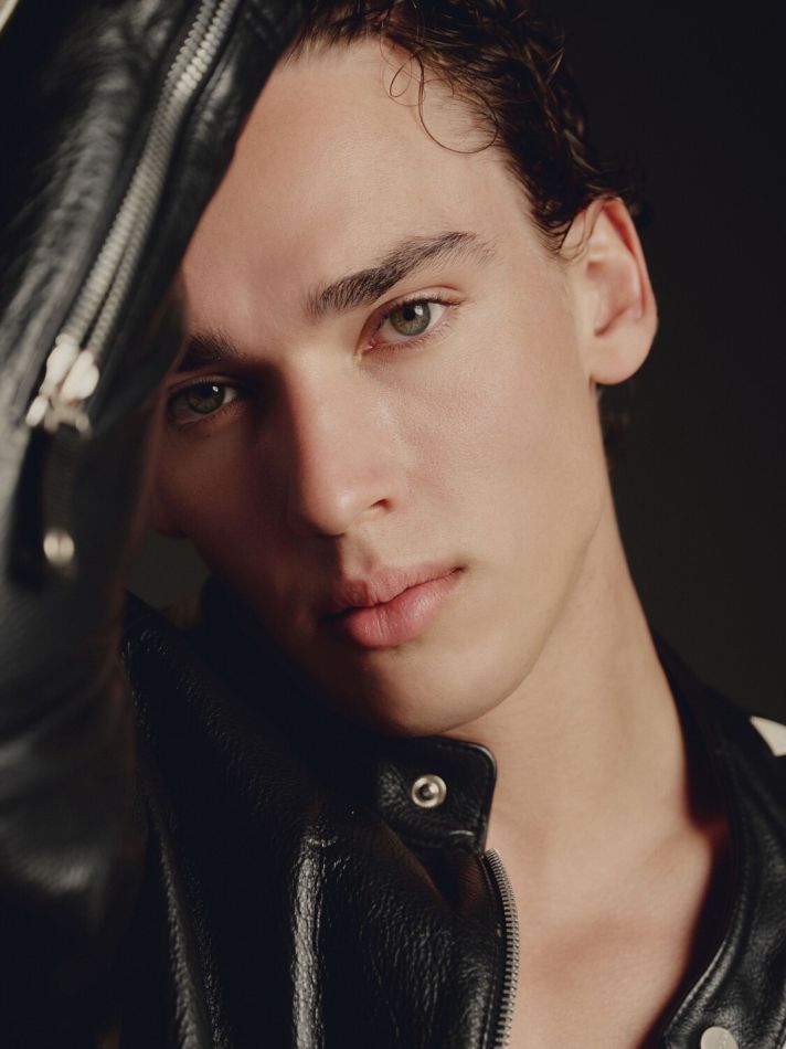 Treyson Wakefield - fashion model portfolio photo 3
