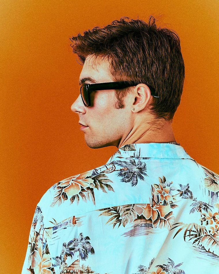 Liam Schwarz - fashion model portfolio photo 4