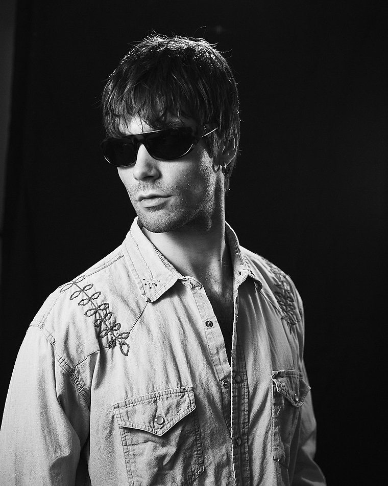 Liam Schwarz - fashion model portfolio photo 6