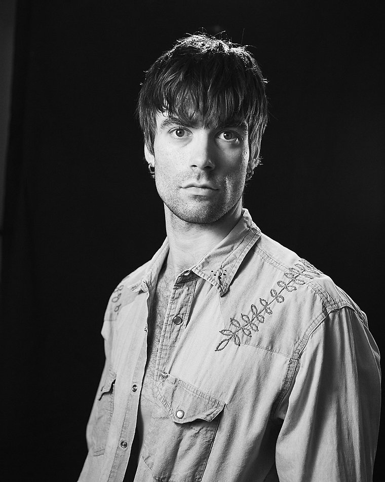 Liam Schwarz - fashion model portfolio photo 2