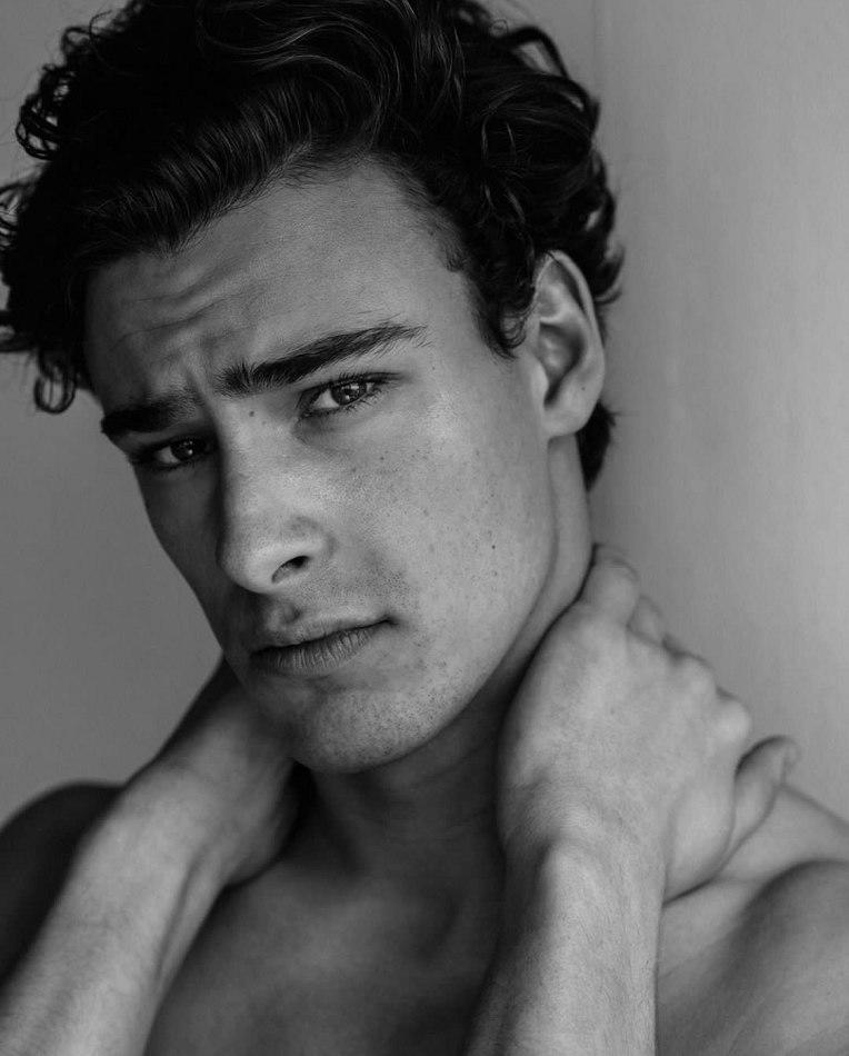 Justin Petzschke - fashion model portfolio photo 1