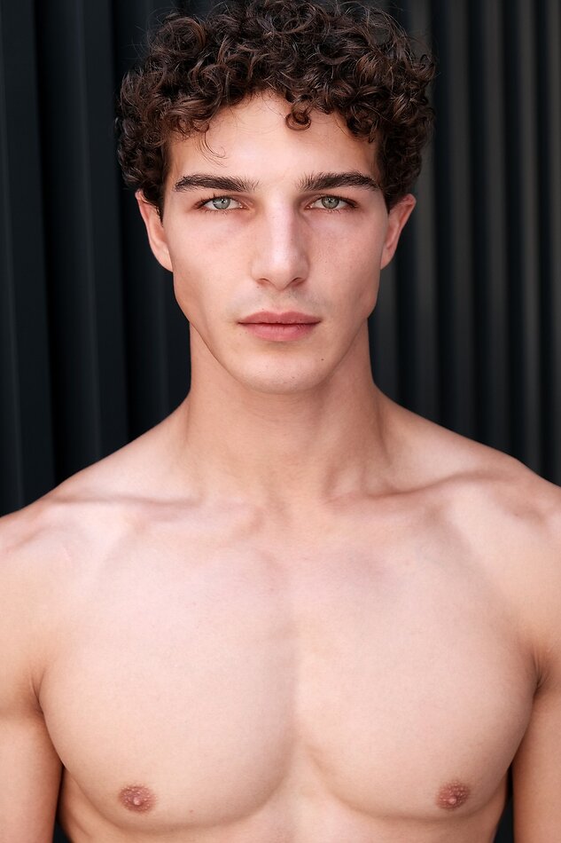 Sacha Bilal - fashion model portfolio photo 1