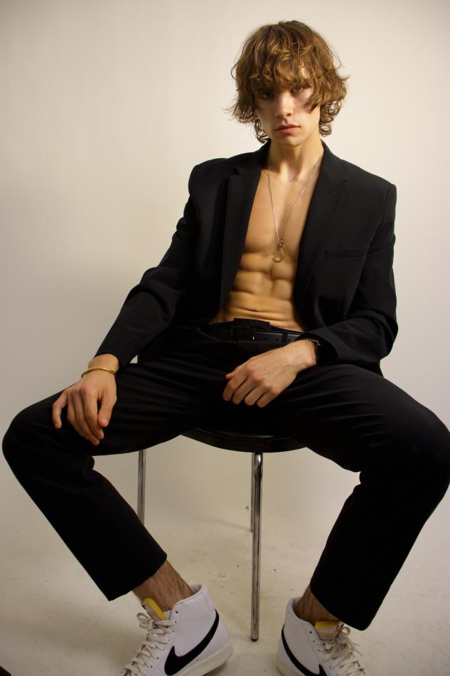 Reilly Waggener Talley - fashion model portfolio photo 18