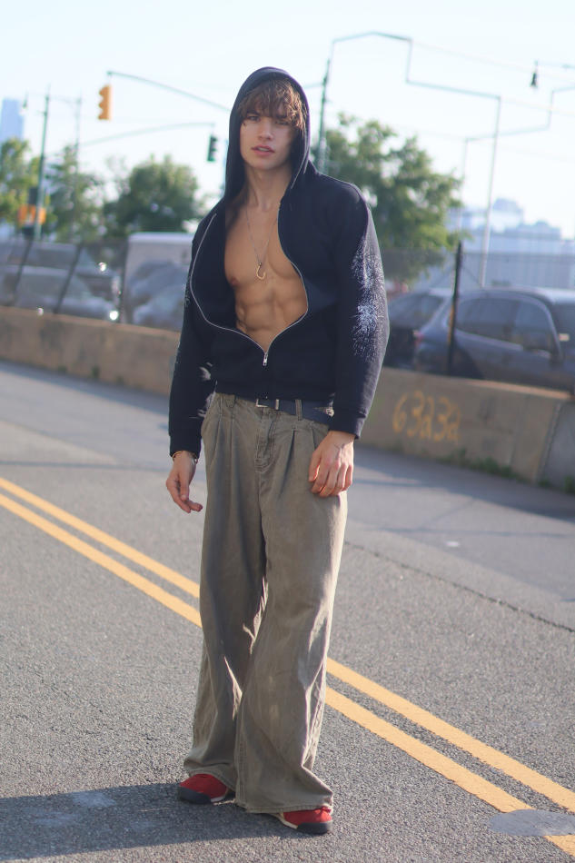 Reilly Waggener Talley - fashion model portfolio photo 4