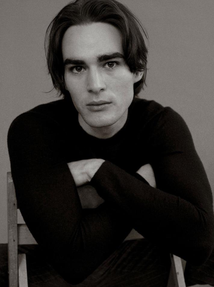 Dakota Dickey - fashion model portfolio photo 3
