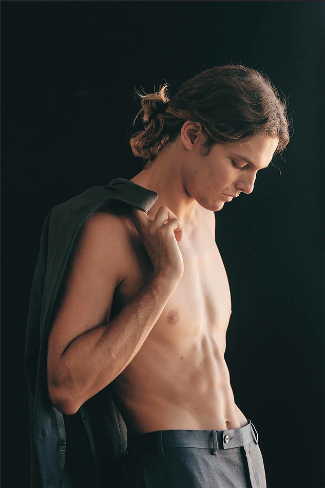 Joey Lanham - fashion model portfolio photo 3