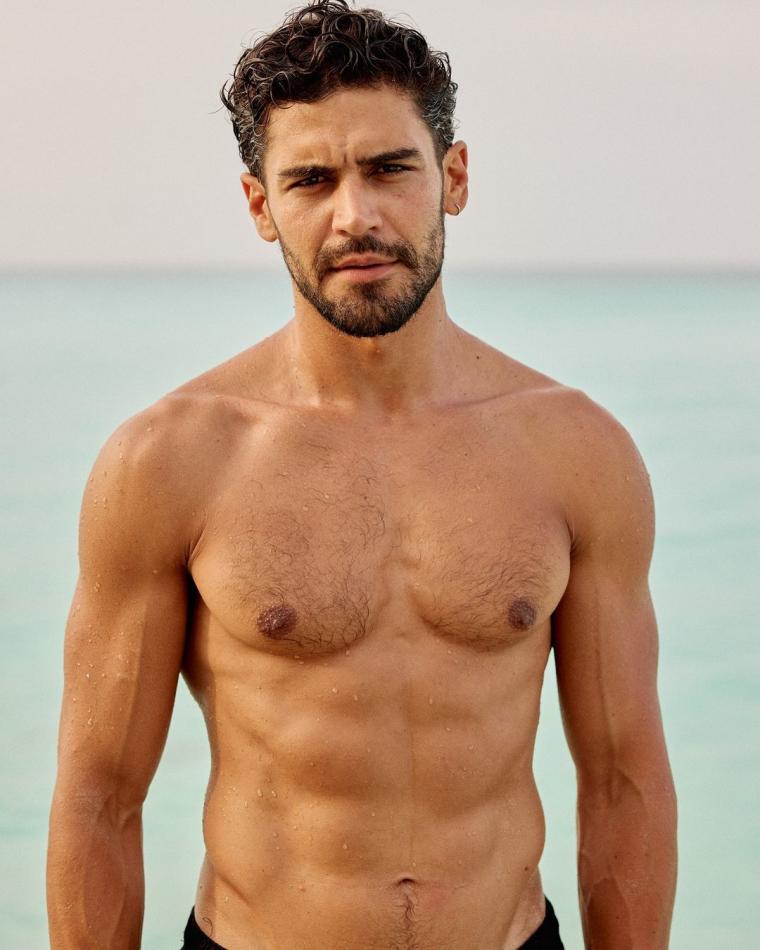 Bau Munoz - fashion model portfolio photo 17