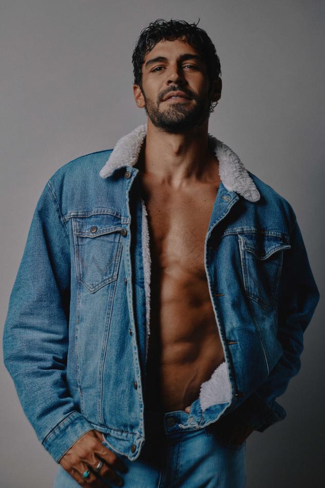 Bau Munoz - fashion model portfolio photo 13