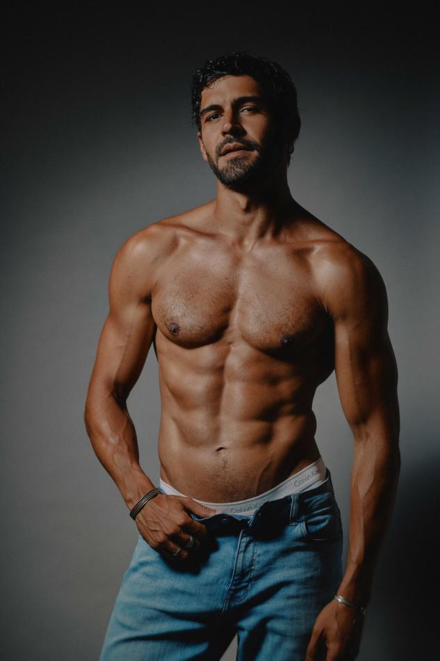 Bau Munoz - fashion model portfolio photo 14