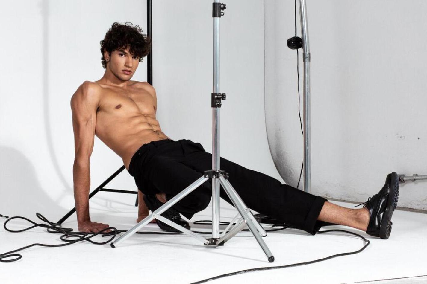 Matheus Mesquita - fashion model portfolio photo 14