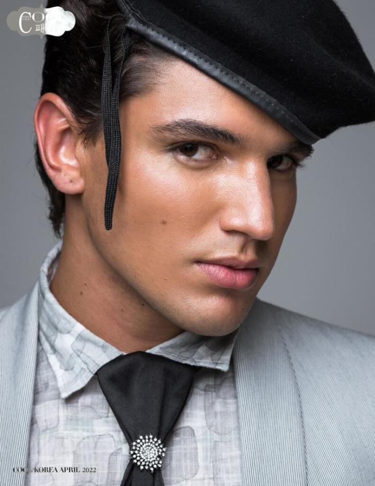Matheus Mesquita - fashion model portfolio photo 7