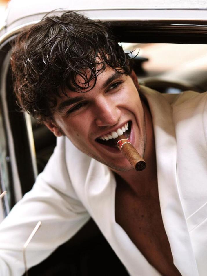 Matheus Mesquita - fashion model portfolio photo 18