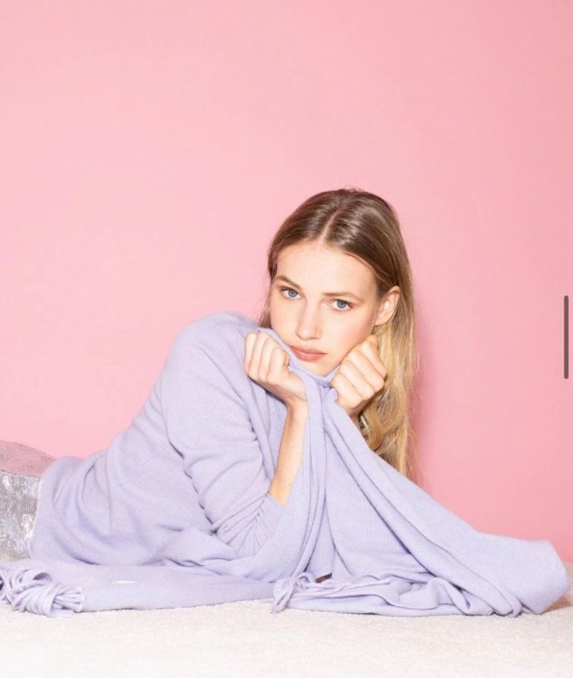 Poppy Jet Oliver - fashion model portfolio photo 22