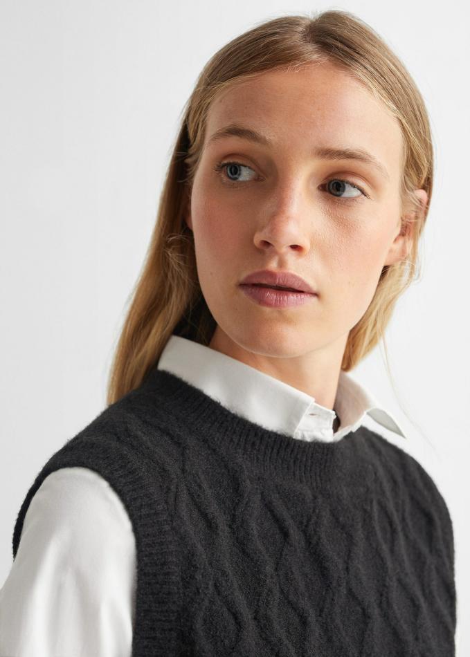 Poppy Jet Oliver - fashion model portfolio photo 19
