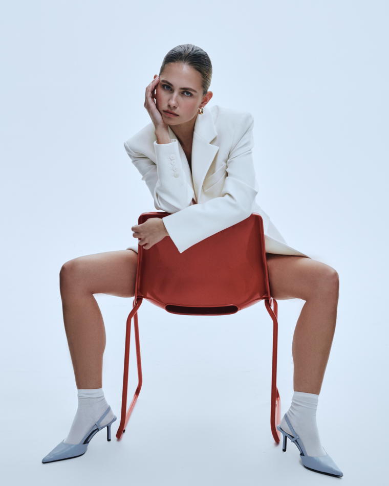 Ida Zeile - fashion model portfolio photo 13