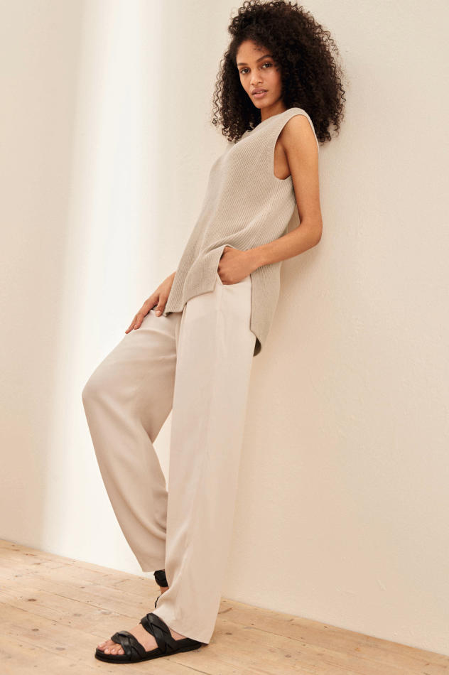 Gardelina Bautista - fashion model portfolio photo 14