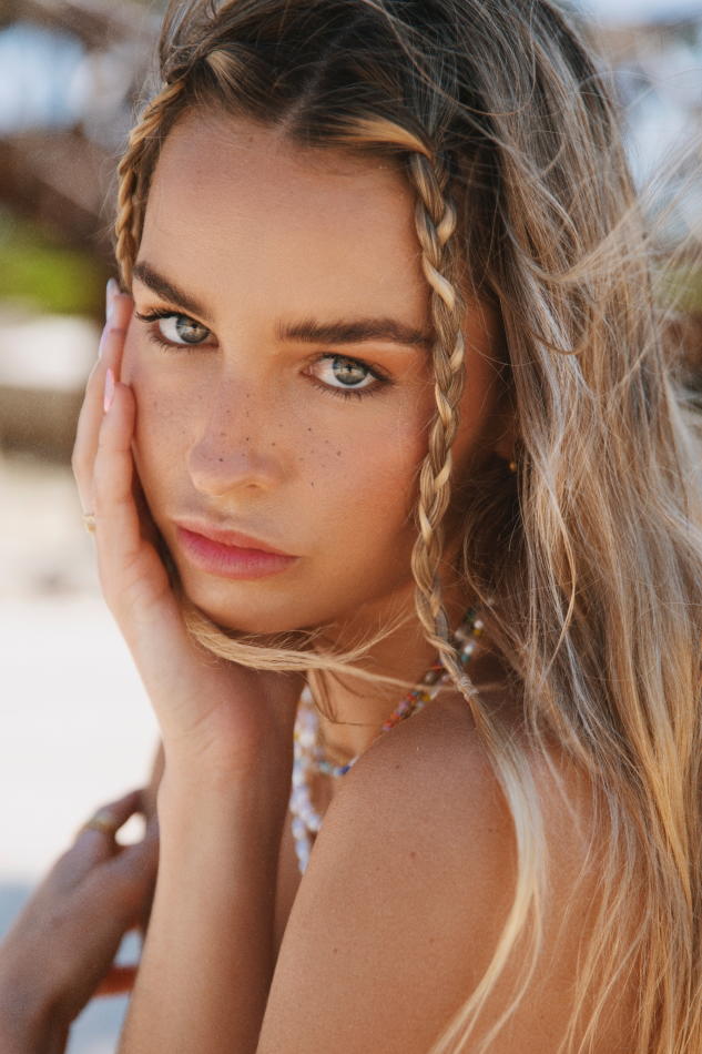 Madi Edwards - fashion model portfolio photo 1