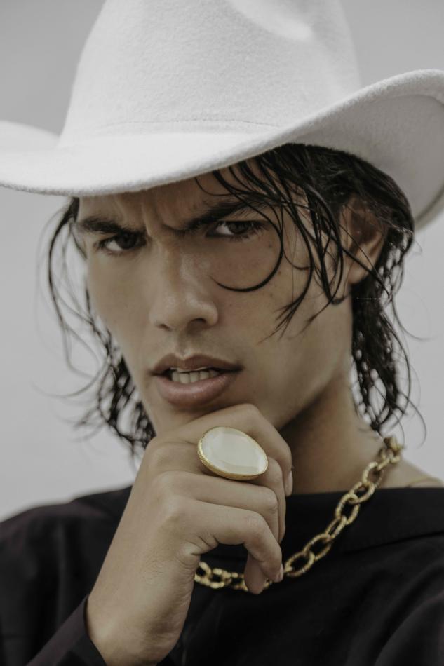 Sydney Lopez - fashion model portfolio photo 1