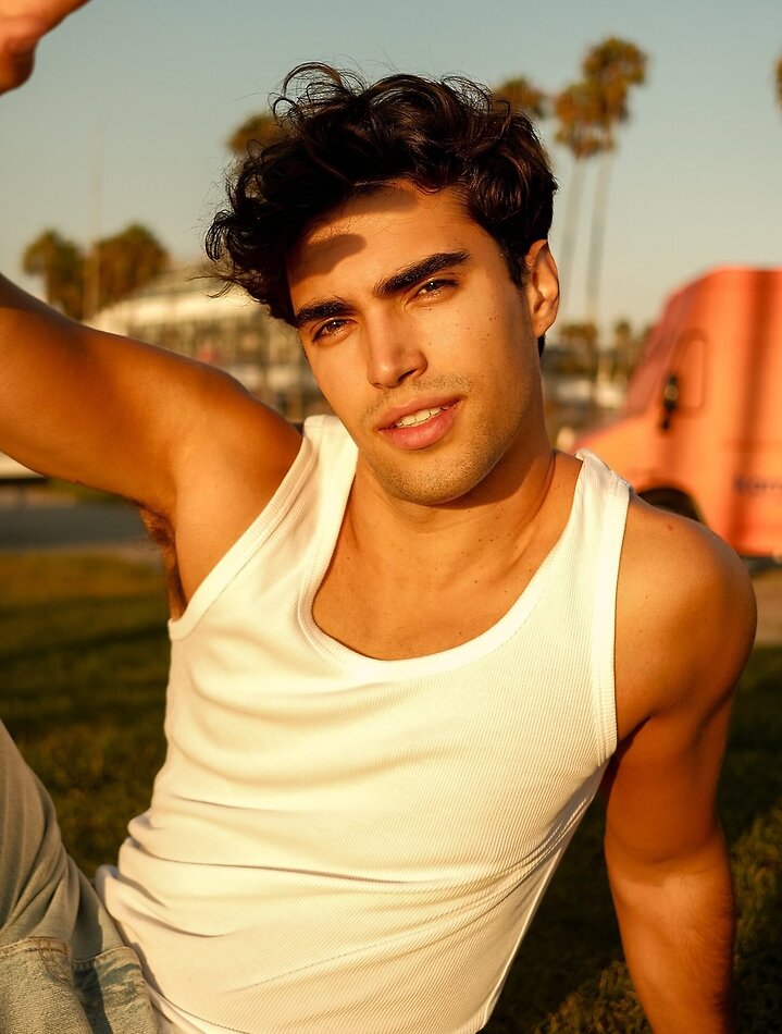 Leonardo Rocha - fashion model portfolio photo 2