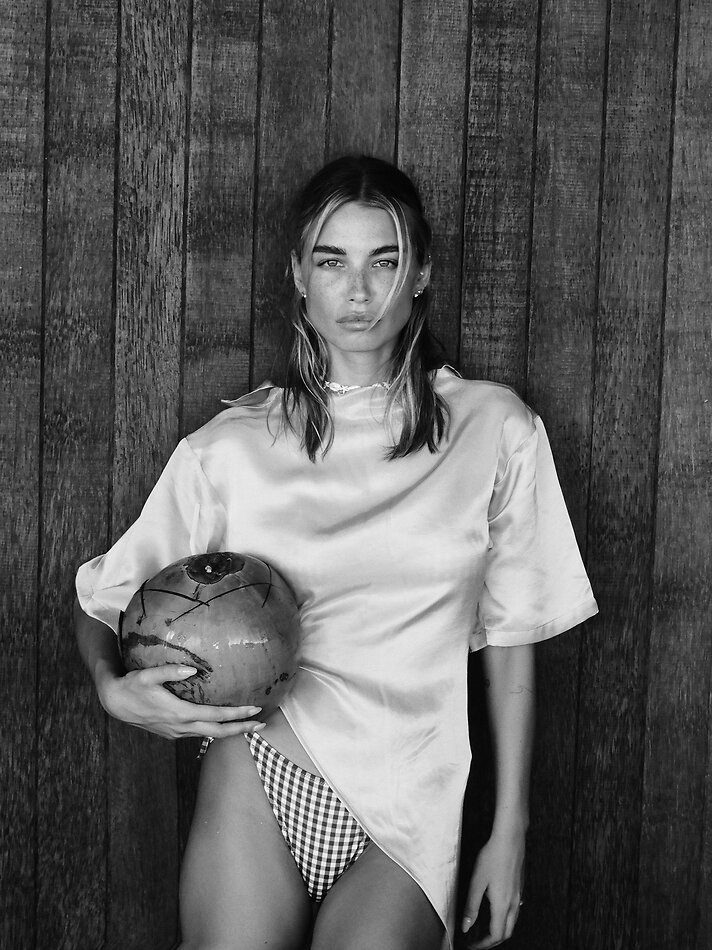 Elena Dizdar - fashion model portfolio photo 9