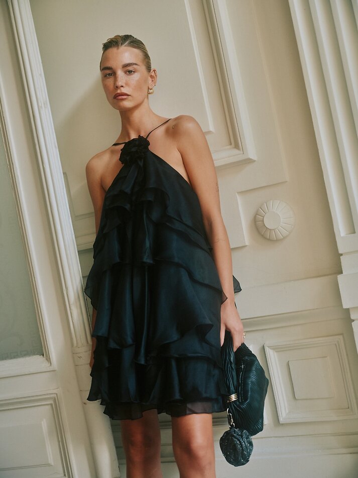 Elena Dizdar - fashion model portfolio photo 4