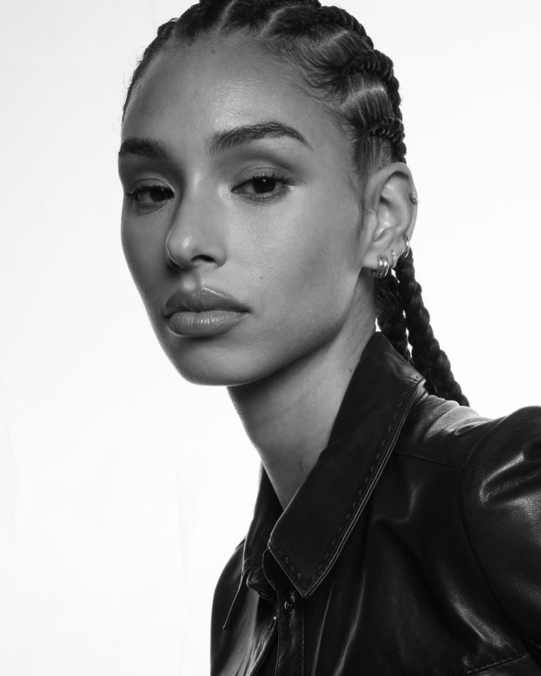Paris Naro - fashion model portfolio photo 14