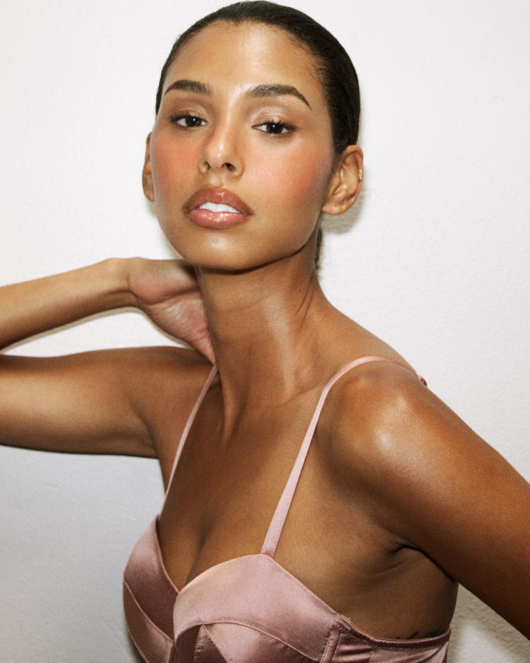 Paris Naro - fashion model portfolio photo 19