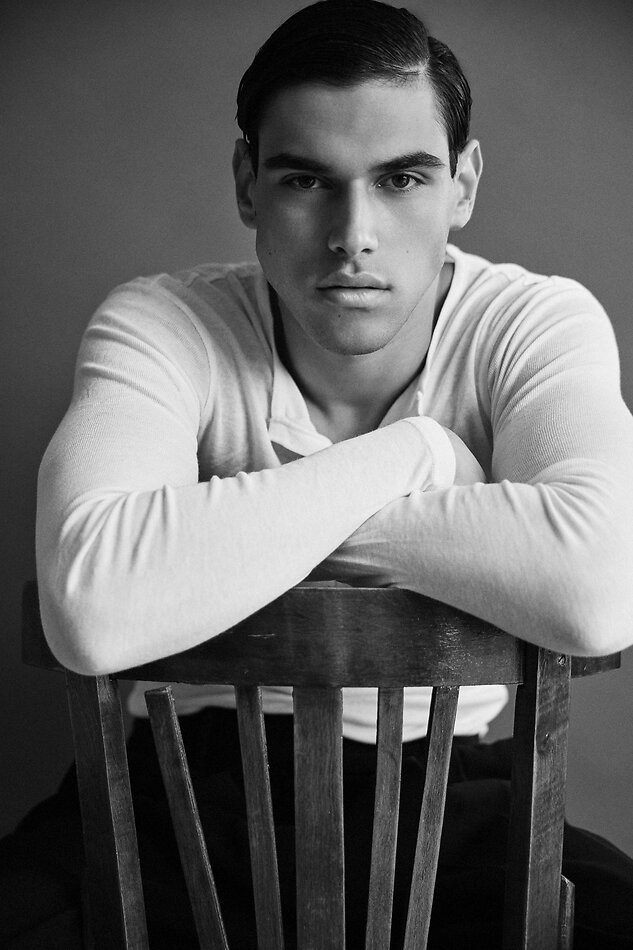 Antonio Bara - fashion model portfolio photo 4