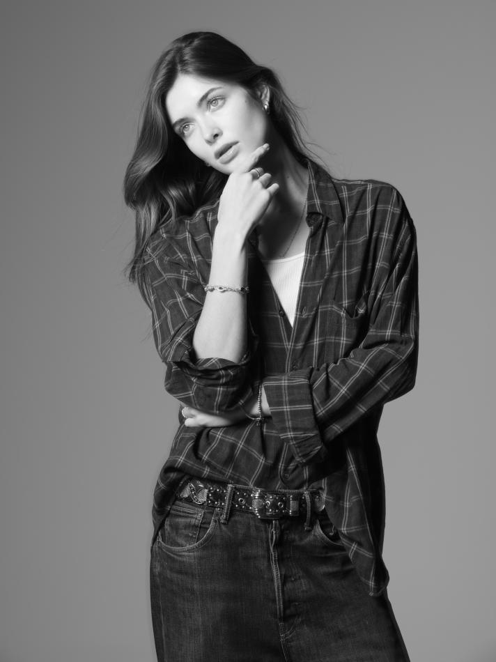 Liza Pullen - fashion model portfolio photo 6
