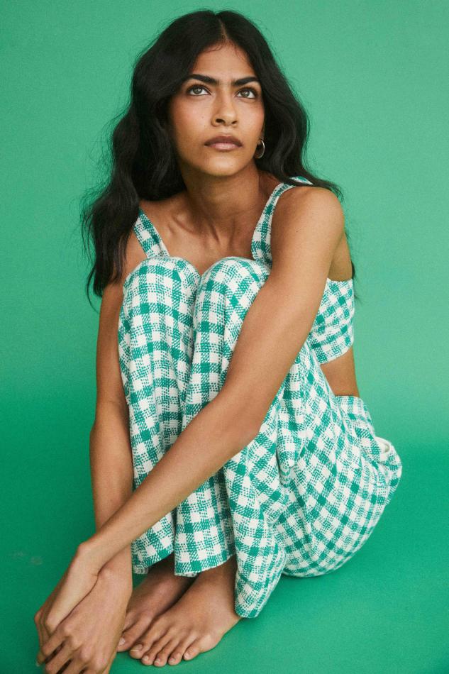 Ayesha Siddiqi - fashion model portfolio photo 4
