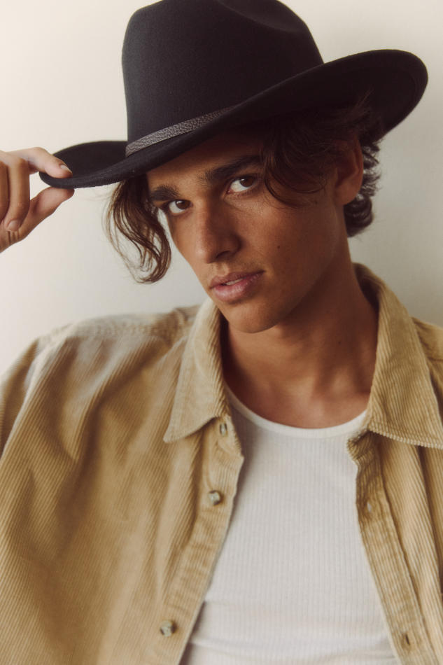 Sammy Thayer - fashion model portfolio photo 18