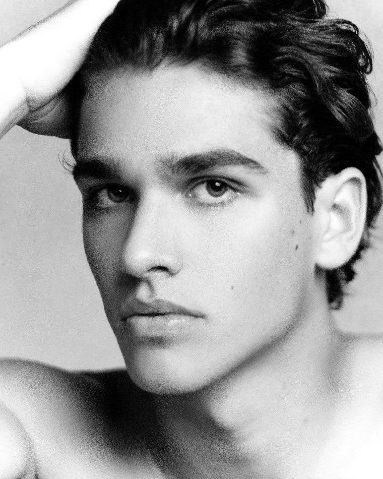 Sammy Thayer - fashion model portfolio photo 28