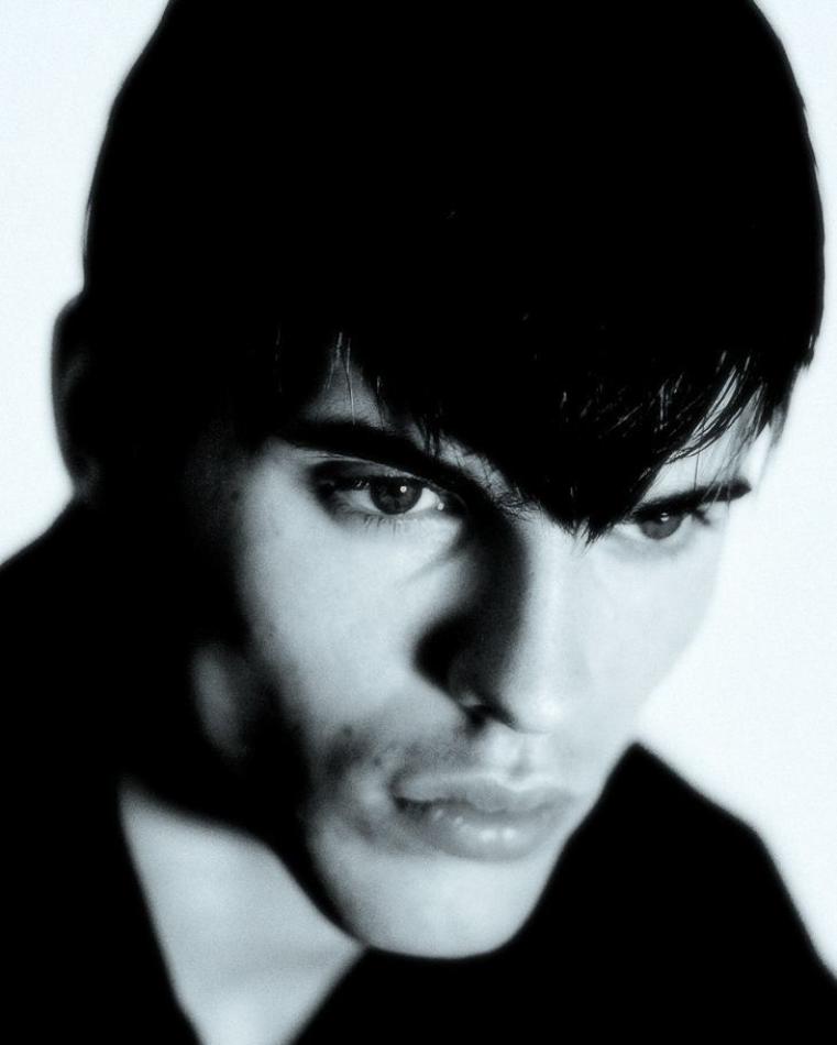 Henri Ross-Pelat - fashion model portfolio photo 14