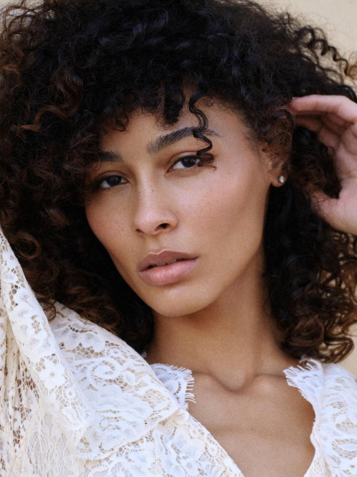 Kiara Erving - fashion model portfolio photo 1