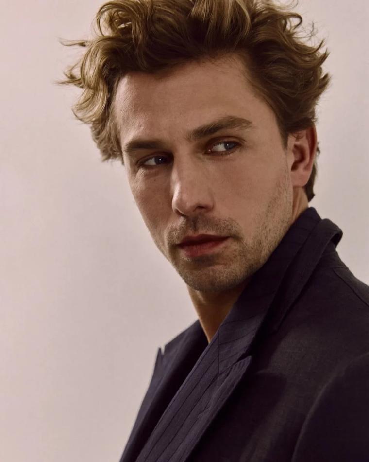 James Yates - fashion model portfolio photo 4
