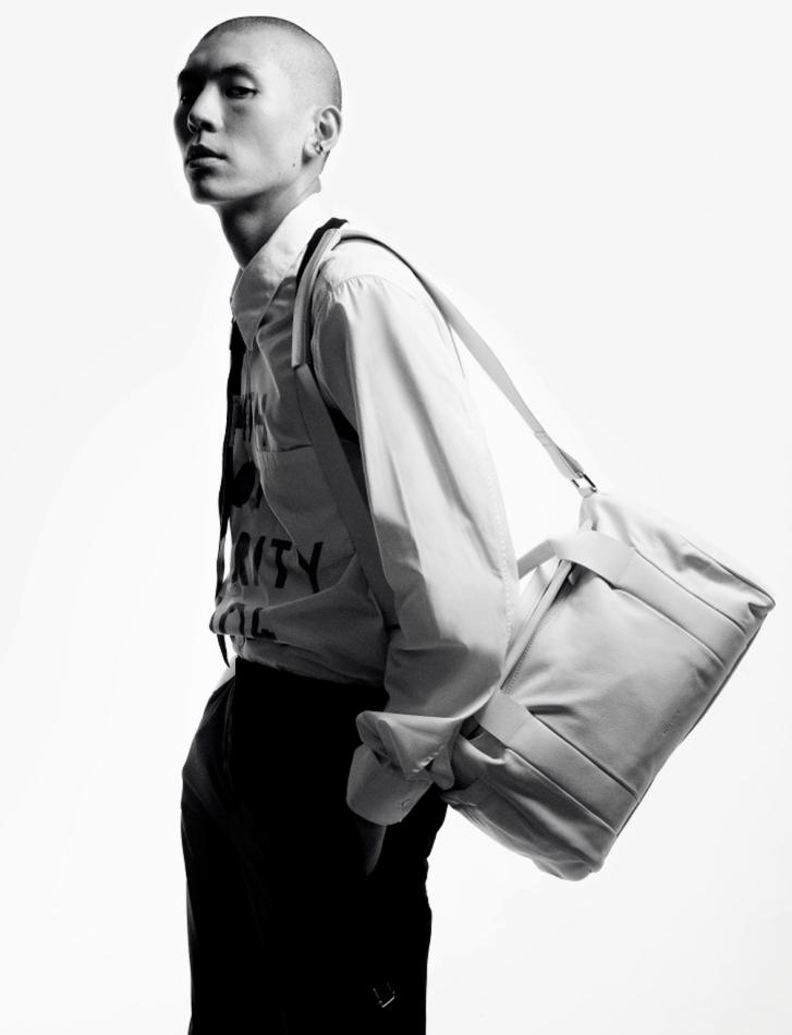 Du Wei - fashion model portfolio photo 2