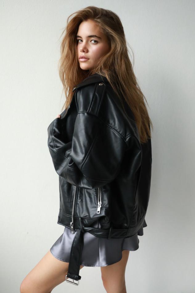 Noa Waitz - fashion model portfolio photo 10
