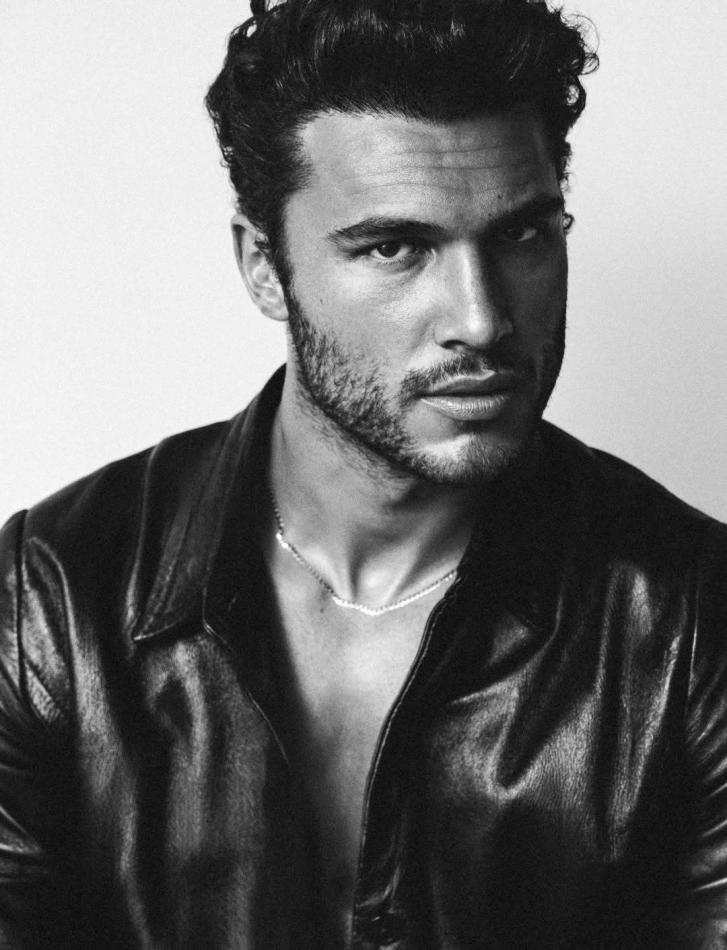 Deano Perana - fashion model portfolio photo 1