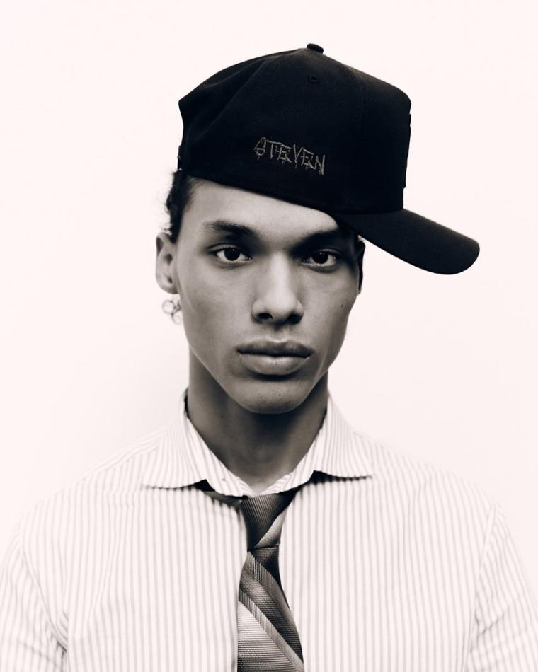 Steven Castillo - fashion model portfolio photo 8