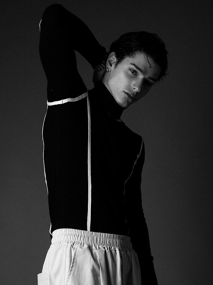 Aidan Stender - fashion model portfolio photo 9