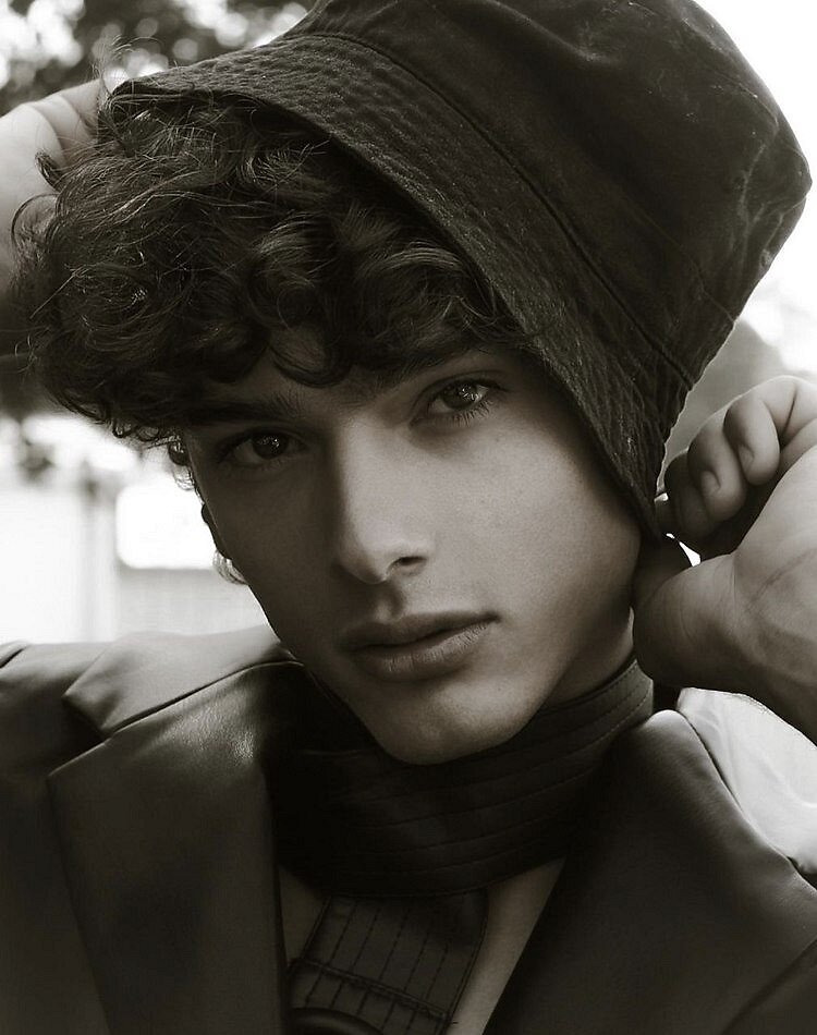 Aidan Stender - fashion model portfolio photo 8