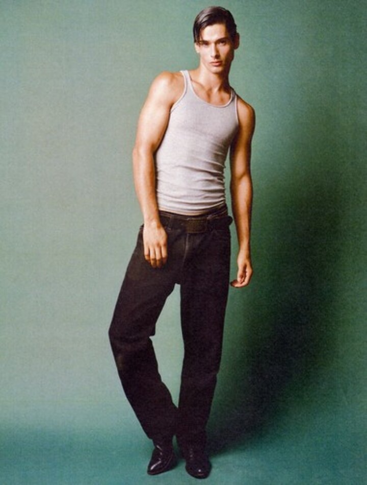 Aidan Stender - fashion model portfolio photo 16