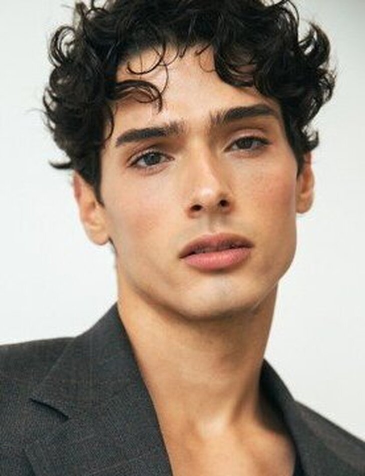 Aidan Stender - fashion model portfolio photo 1