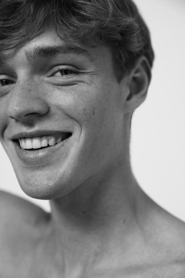 Maik Hofstra - fashion model portfolio photo 1