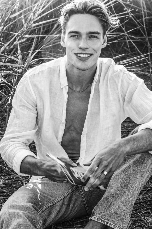 Maik Hofstra - fashion model portfolio photo 12