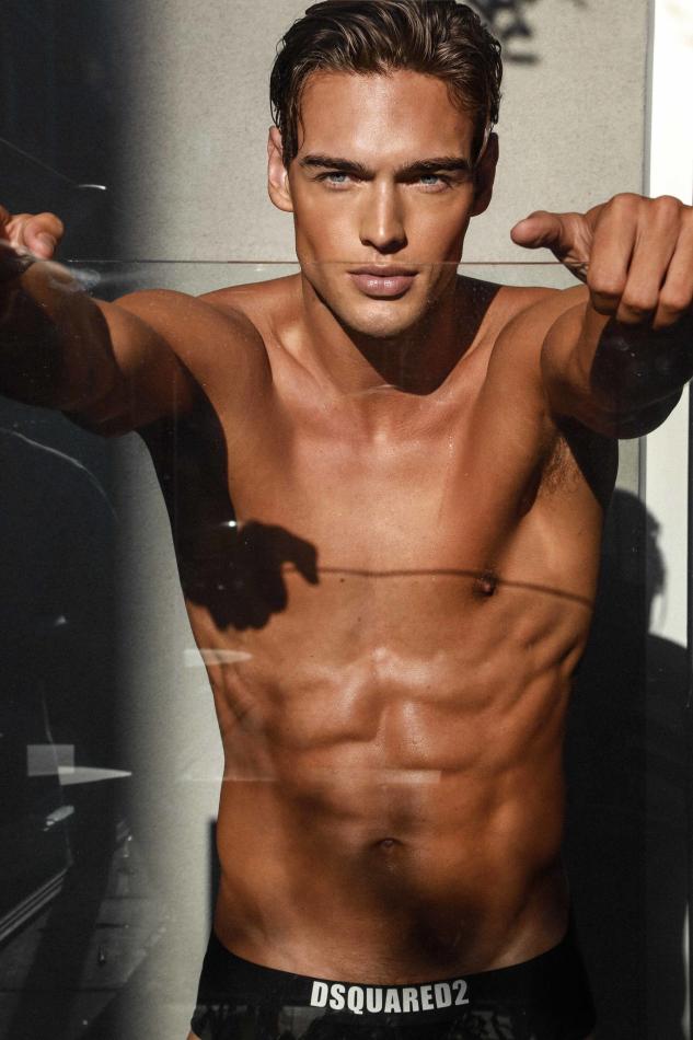 Maik Hofstra - fashion model portfolio photo 2