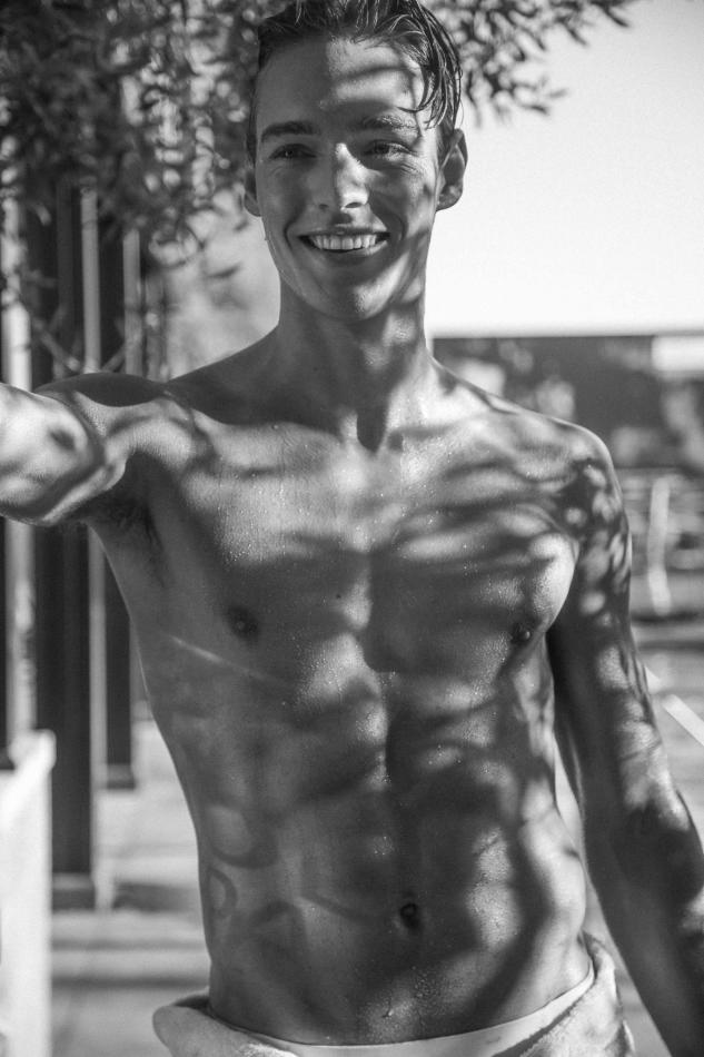 Maik Hofstra - fashion model portfolio photo 18
